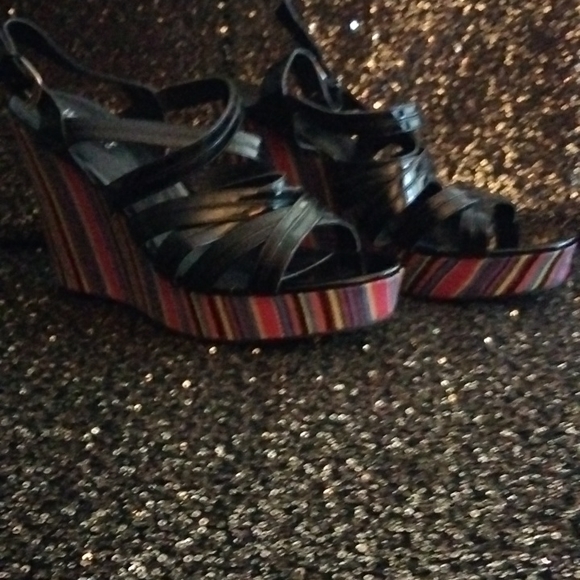Black & Multi Colored Wedges - Picture 2 of 12
